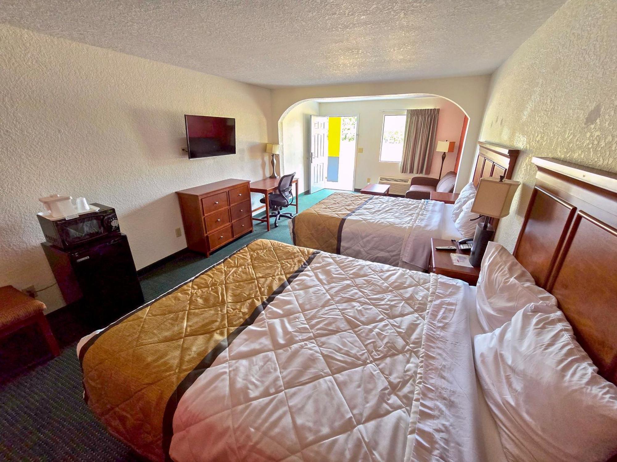 Garden Inn And Suites Near Callaway Gardens Pine Mountain ภายนอก รูปภาพ