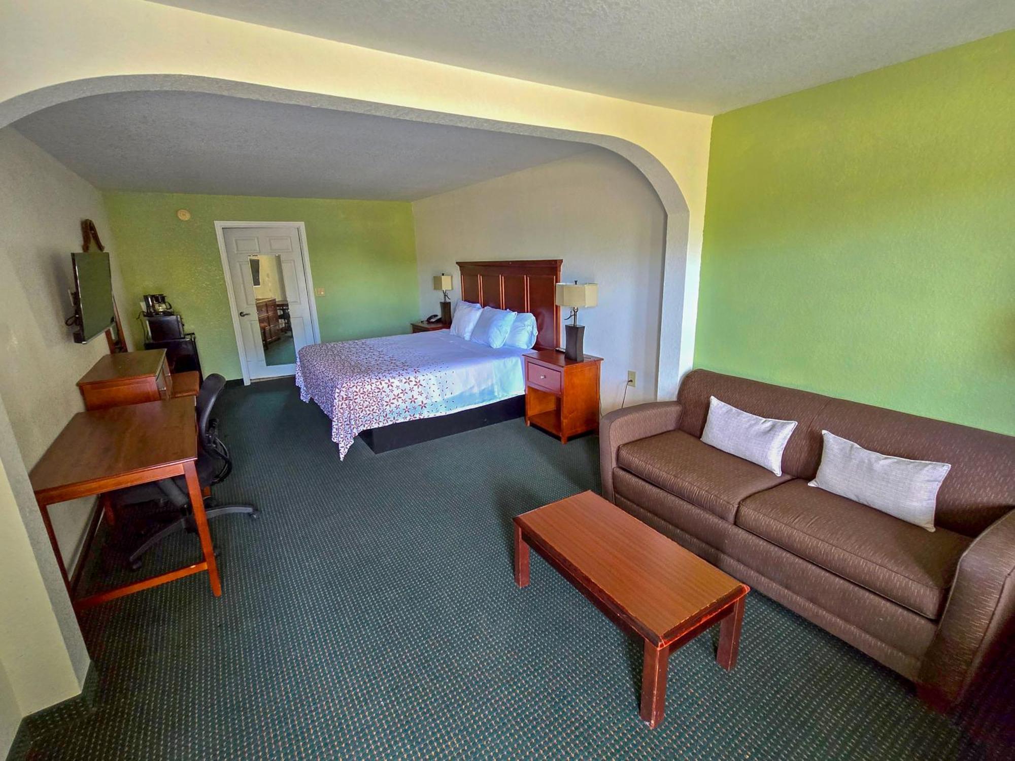 Garden Inn And Suites Near Callaway Gardens Pine Mountain ภายนอก รูปภาพ